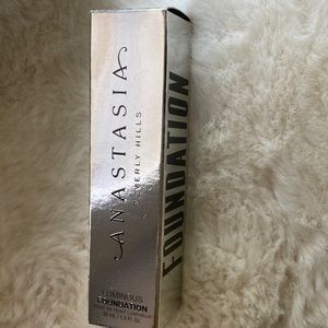 Anastasia luminous foundation 💋